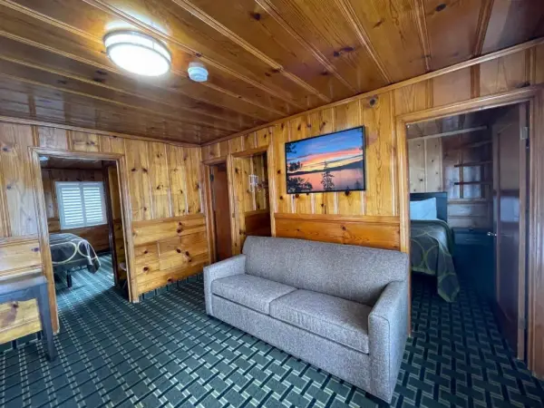Pinewood Inn 5